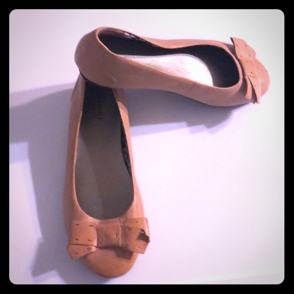Cute and comfortable Clark’s flats!